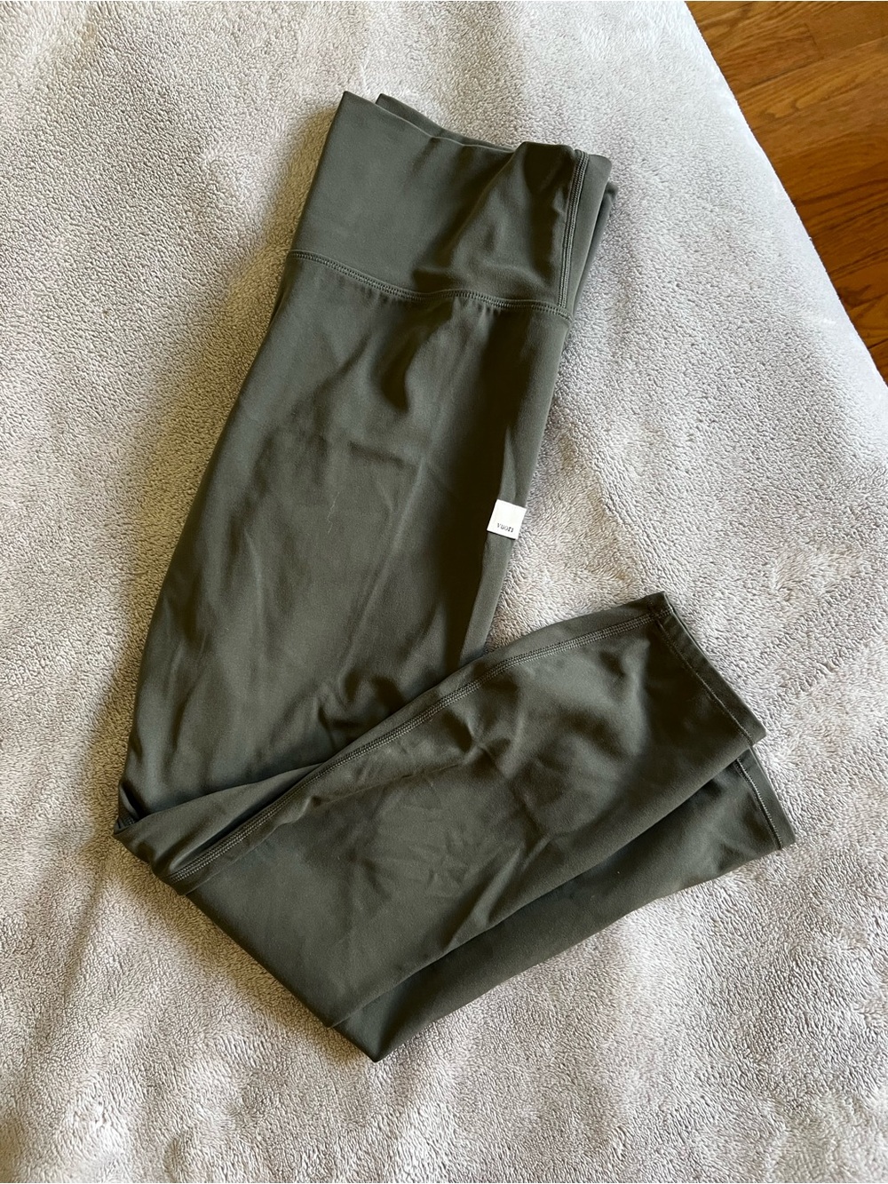 Vuori Women’s Olive Green All The Feels Legging Large